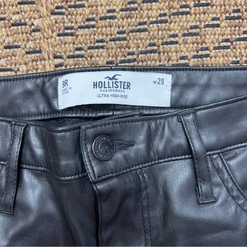 Hollister Black Faux Leather Ultra High-Rise Pants 9R